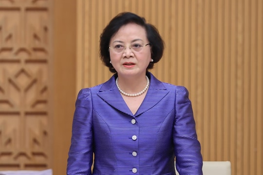 Báo cáo Bộ Chính trị về điều chỉnh lương và phụ cấp, khung vị trí việc làm