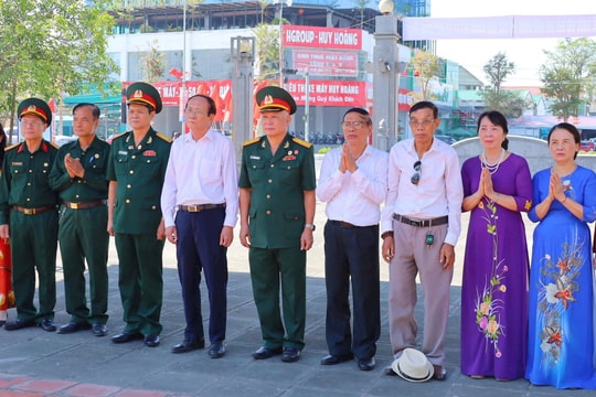 Hội Hỗ trợ gia đình liệt sĩ tỉnh Nghệ An dâng hương tại Khu Di tích Xô viết Nghệ Tĩnh