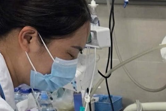 Hôn mê, liệt cơ hô hấp vì uống nhầm methadone trong chai nước ngọt