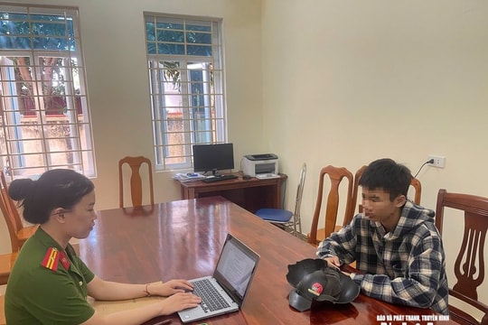 Bán điện thoại tiêu xài, nam sinh báo tin giả bị cướp để giấu mẹ