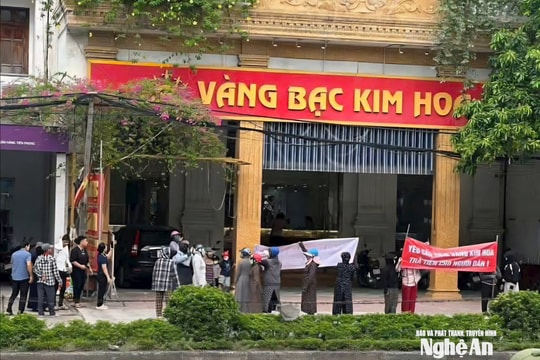 Nguy cơ mất tiền khi gửi tiết kiệm cho tiệm vàng để lấy lãi cao