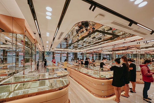 Giá vàng hôm nay 16/9/2025: Bảng giá vàng SJC DOJI PNJ, vàng thế giới