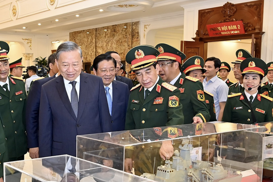 Tổng Bí thư: Xây dựng đội ngũ nhà khoa học đầu ngành để chế tạo vũ khí hiện đại