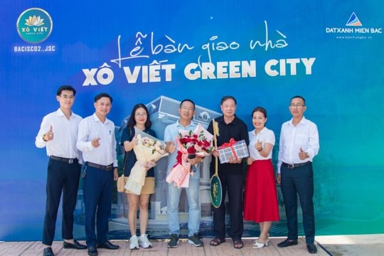 Xô Viết Green City chính thức bàn giao căn shoptel đầu tiên tới tay khách hàng