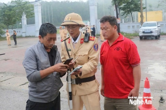 Gửi tin phản ánh vi phạm giao thông: Khuyến khích đúng cách, kiểm soát chặt chẽ