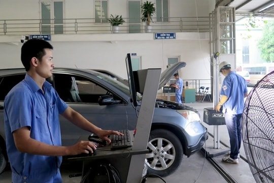 Ô tô đổi biển số, có phải đăng kiểm lại và nộp phí đường bộ?