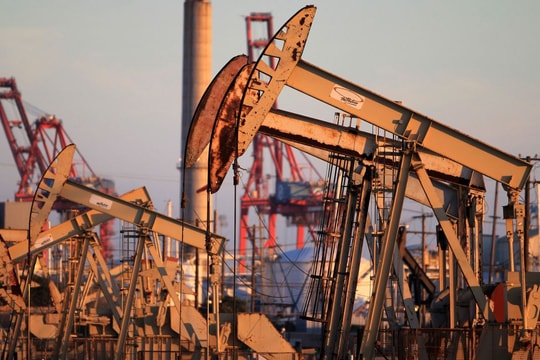 Giá xăng dầu hôm nay 18/9/2025: Giá dầu giảm nhẹ giữa lo ngại nguồn cung từ Nga