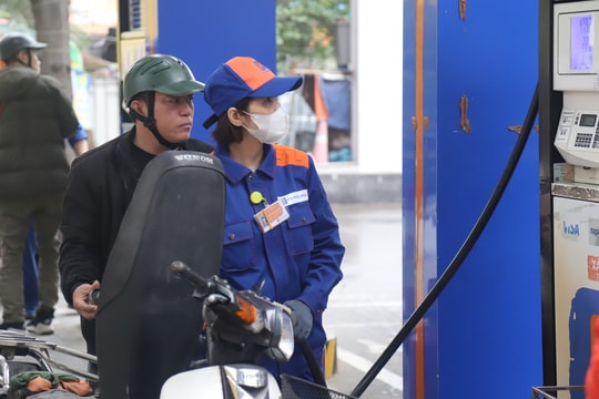 Giá xăng dầu hôm nay 19/9/2025: Đồng loạt tăng