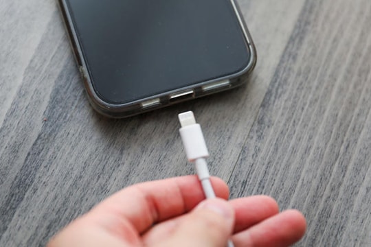 Chế độ sạc khẩn cấp có làm hỏng iPhone của bạn không?