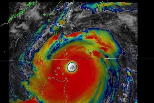 TIN siêu bão RAGASA: Sức gió mạnh nhất vùng gần tâm siêu bão mạnh cấp 17