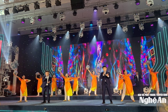 Tổng duyệt chương trình Giao lưu điển hình thi đua yêu nước tỉnh Nghệ An năm 2025: "Thi đua và khát vọng trong kỷ nguyên mới"