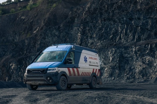 Chính thức Torsus Terrastorm 4x4 Ambulance: gói lội nước, khóa vi sai