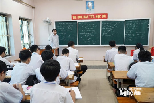 Thầy giáo 9X được vinh danh tại Đại hội Thi đua yêu nước năm 2025