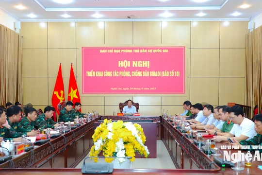 Phó Thủ tướng Trần Hồng Hà chủ trì họp đánh giá tình hình sau khi bão số 10 đổ bộ