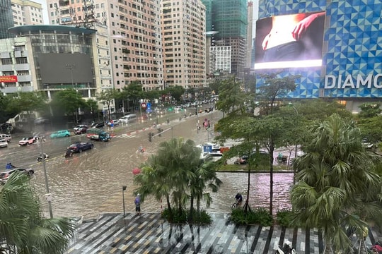 Tổng hợp các tuyến đường ngập lụt tại Hà Nội chiều nay 30/9