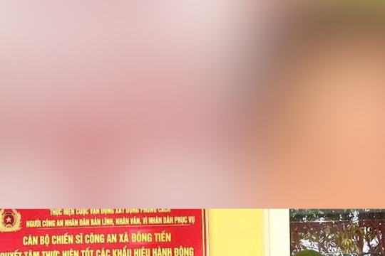 Đang chằng nhà chống bão, 4 người nhặt được bọc tiền lớn