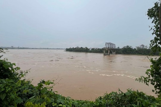 Tin lũ đặc biệt lớn trên sông Thao