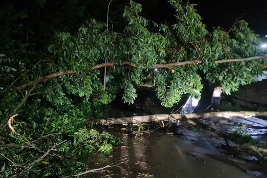 Hà Nội công bố tình huống khẩn cấp thiên tai tại Suối Hai và Ba Vì