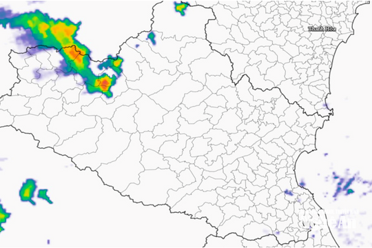 Cảnh báo các xã trên địa bàn Nghệ An khả năng có dông, tố lốc, sét và gió giật mạnh