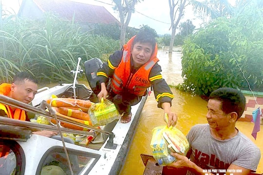 Sức mạnh “4 tại chỗ” và sự đoàn kết giúp bà con vùng cao Nghệ An vượt qua khó khăn sau bão số 10