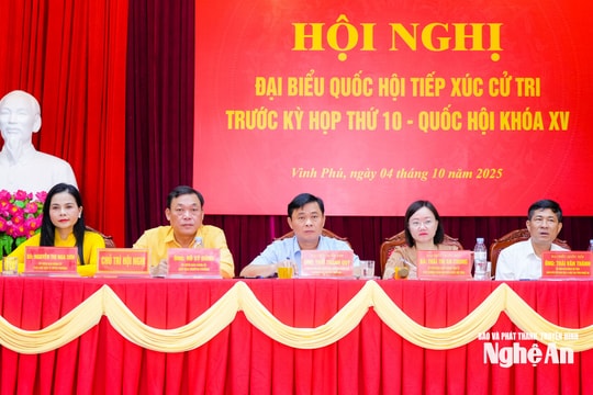 Phó trưởng Ban Thường trực Ban Chính sách, Chiến lược Trung ương Thái Thanh Quý tiếp xúc cử tri phường Vinh Phú