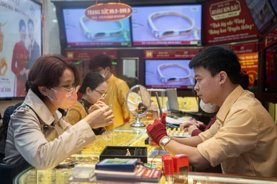 Giá vàng hôm nay 5/10/2025: Bảng giá vàng SJC DOJI PNJ, vàng nhẫn, vàng thế giới