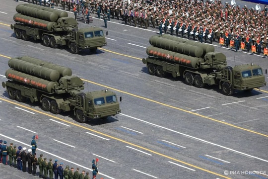Ấn Độ mua thêm 5 hệ thống S-400 từ Nga