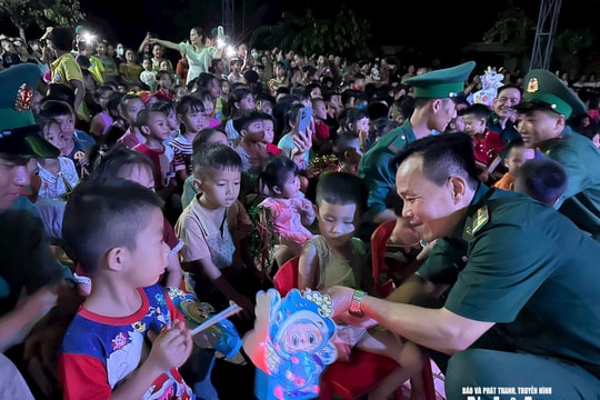 Bộ đội Biên phòng Nghệ An tổ chức Chương trình “Biên cương - Đêm hội trăng rằm 2025” cho trẻ em khu vực biên giới