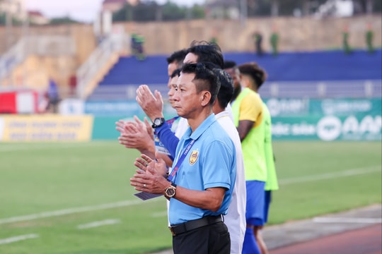 Kỳ vọng vào những miếng đánh sở trường của huấn luyện viên Văn Sỹ Sơn