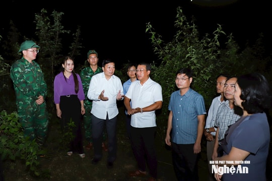 Chủ tịch UBND tỉnh Nghệ An khảo sát địa điểm xây dựng tái định cư cho người dân ở xã biên giới Mường Típ