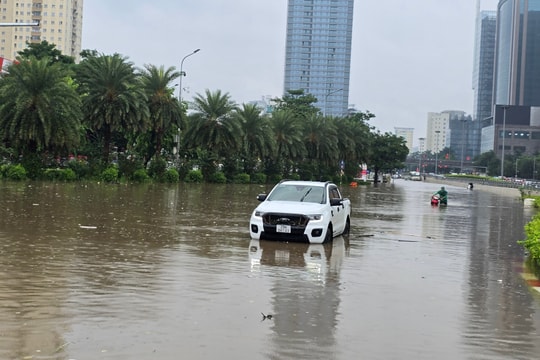 Theo dõi online hơn 100 điểm ngập lụt tại Hà Nội