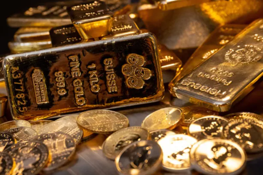 Giá vàng thế giới lần đầu tiên vượt mốc 4000 USD/ounce