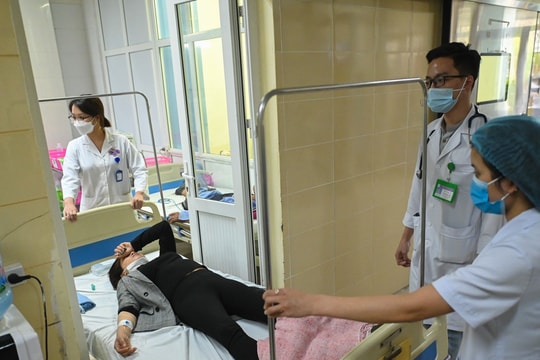 Đề xuất tăng phụ cấp đặc thù với công chức, viên chức y tế