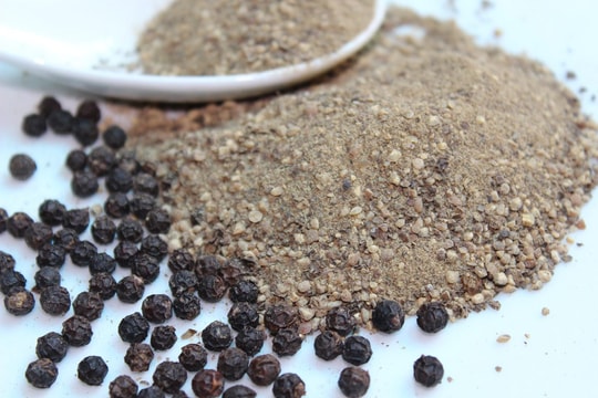 Giá tiêu hôm nay 10/10/2025: Tăng mạnh tới 2500 đồng/kg