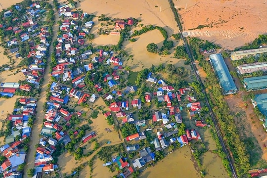 Tin lũ Hà Nội: Hà Nội di dời hơn 6500 người dân khỏi vùng nguy hiểm