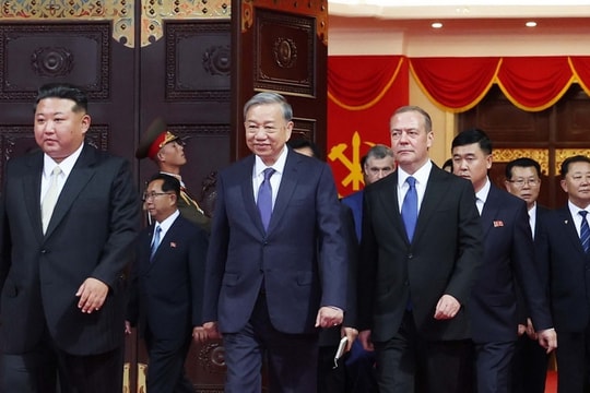 Tổng Bí thư dự Chương trình kỷ niệm 80 năm thành lập Đảng Lao động Triều Tiên