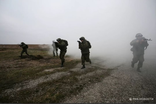 Nga và Ấn Độ tiến hành huấn luyện trong khuôn khổ cuộc tập trận Indra 2025