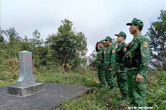 Bộ đội Biên phòng Nghệ An tăng cường kiểm tra, phát dọn đường biên, cột mốc sau mưa bão