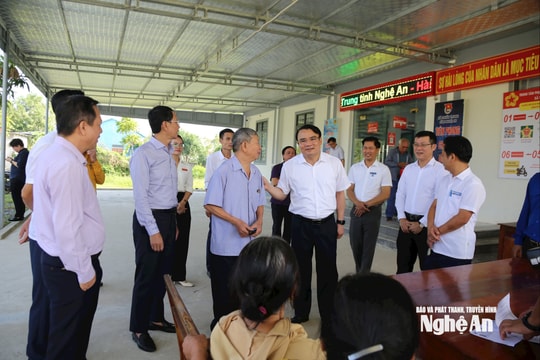 Phó Chủ tịch UBND tỉnh Nghệ An Phùng Thành Vinh kiểm tra, tháo gỡ khó khăn, vướng mắc trong triển khai thực hiện chính quyền địa phương 2 cấp