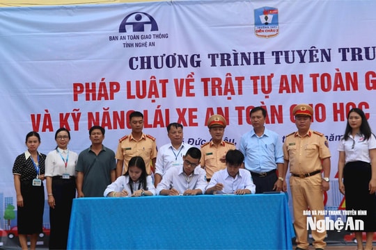 Tuyên truyền pháp luật về an toàn giao thông và kỹ năng lái xe an toàn cho học sinh