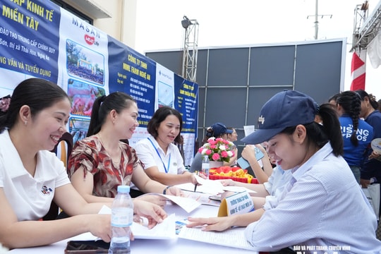 Nhiều cơ hội việc làm cho lao động Nghệ An