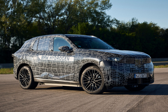 Chiến lược đa năng lượng: BMW và Toyota đã đúng?