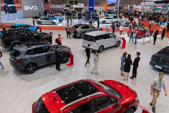 Top xe bán chậm tháng 9: Explorer và Civic Type R đội sổ