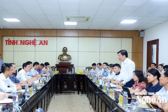 Chủ tịch UBND tỉnh Nghệ An Lê Hồng Vinh tiếp công dân phiên định kỳ tháng 10/2025