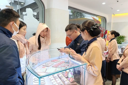 Giá vàng hôm nay 16/10/2025: Bảng giá vàng ACB SJC PNJ, vàng nhẫn BTMC, vàng thế giới