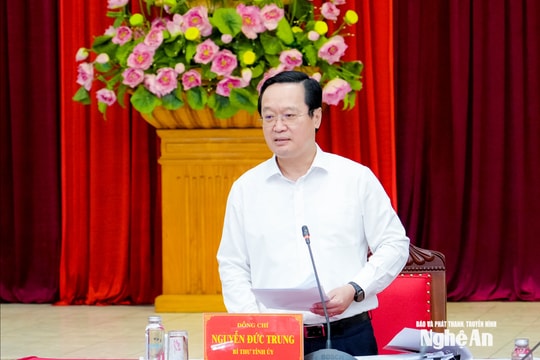 Bí thư Tỉnh uỷ Nghệ An yêu cầu các cấp, ngành nhanh chóng hỗ trợ người dân khôi phục nhà ở, nhất là những hộ mất nhà do thiên tai