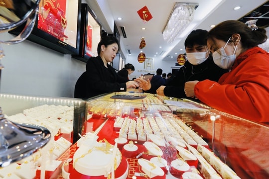 Giá vàng hôm nay 17/10/2025: Bảng giá vàng ACB SJC PNJ, vàng nhẫn BTMC, vàng thế giới