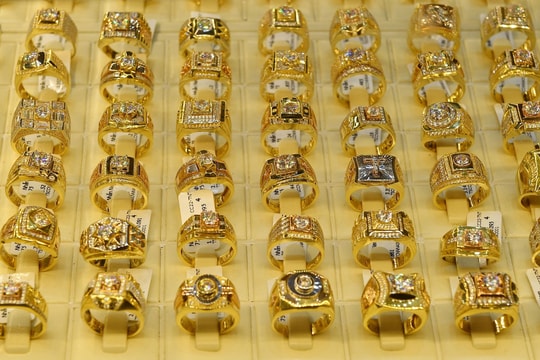 Giá vàng nhẫn trơn lên 154 triệu, tăng gần 13 triệu trong tuần