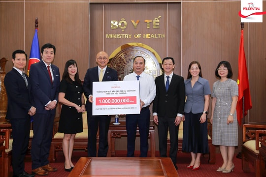 Prudential Việt Nam chung tay khắc phục hậu quả sau mưa lũ, trao gửi yêu thương đến người dân khu vực bị ảnh hưởng