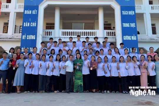 'Lộ diện' các thủ khoa học sinh giỏi tỉnh lớp 12 của Nghệ An